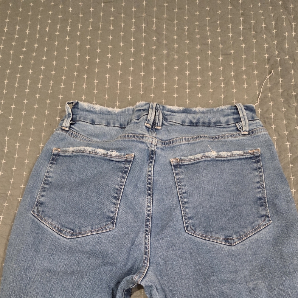 Good American Flare Jeans - Picture 3 of 4